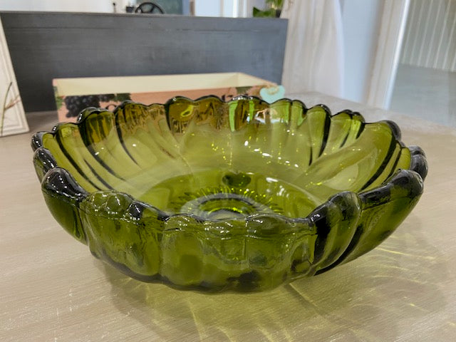 Stunning Green Glass Decorative Bowl: Elevate Your Home Decor